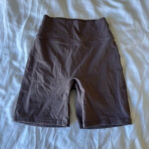 BuffBunny Legacy 6” Short - Mocha Berry - XS